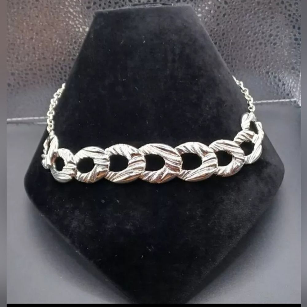 Trifari Marked Silvertone Linked Chain Statement Necklace NWOT